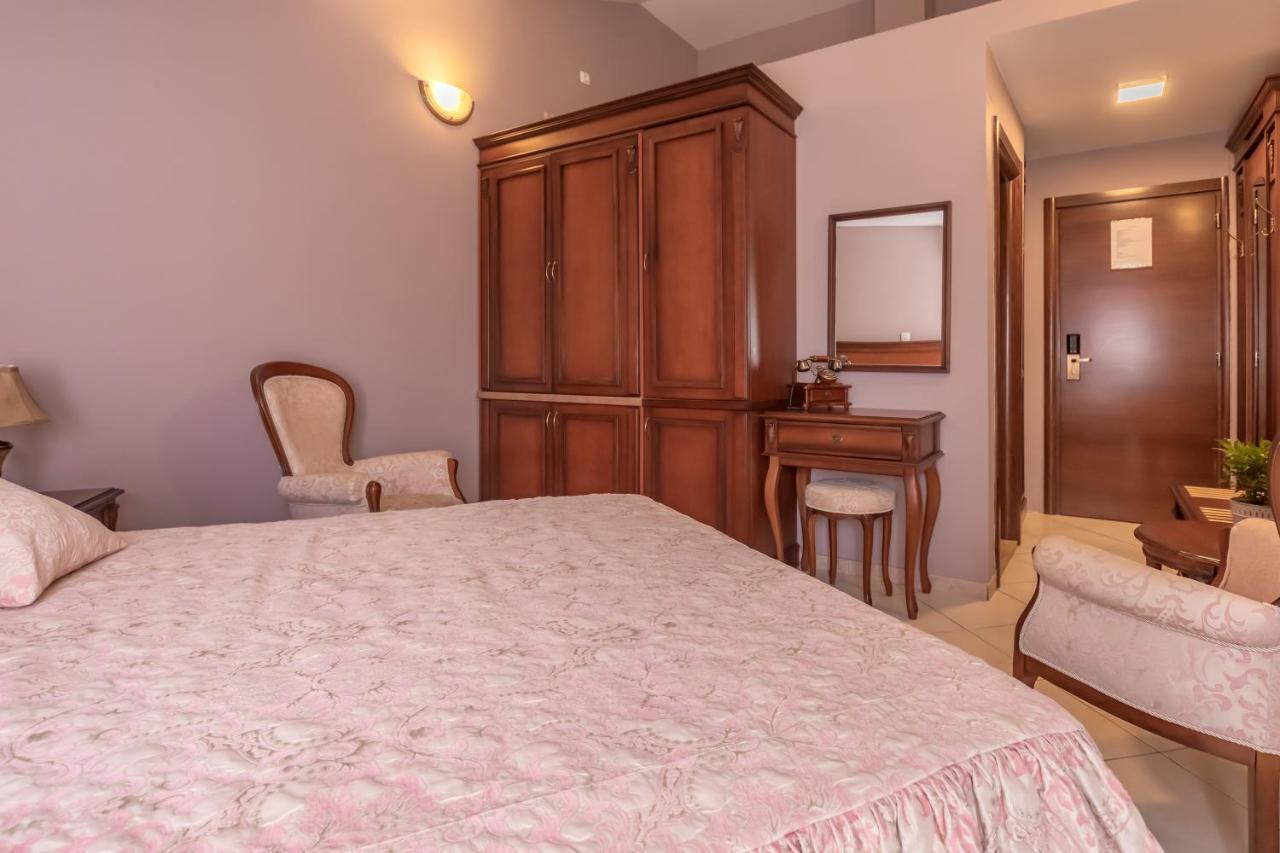 Favorite Aparthotel Budva