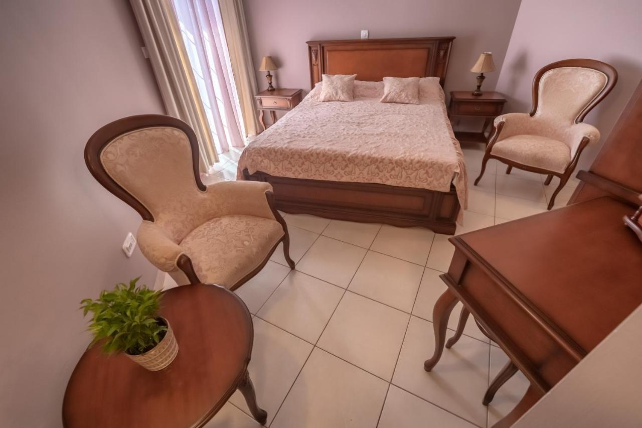 Favorite Aparthotel *