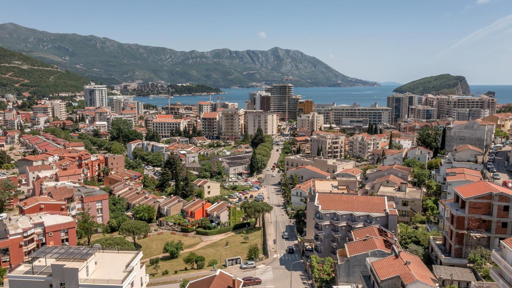 Favorite Aparthotel Budva