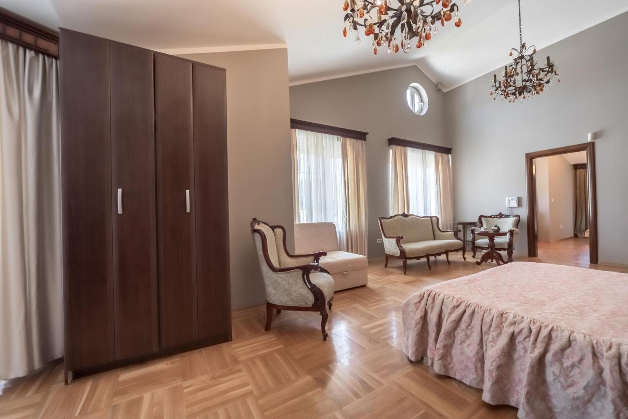 Favorite Aparthotel *
